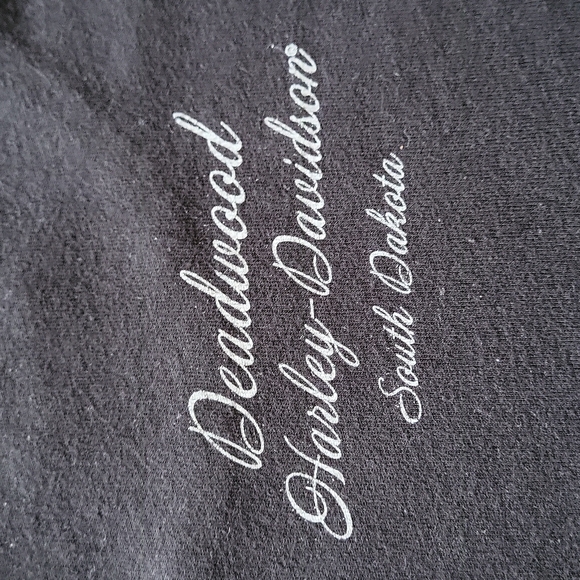 Harley Davidson T Shirt - Size M - Black with heart, dagger and rose design - Picture 3 of 5